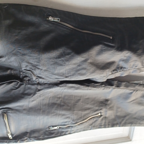 Fashion Nova Zipper Bkack Pants. Size 1X - Picture 4 of 7